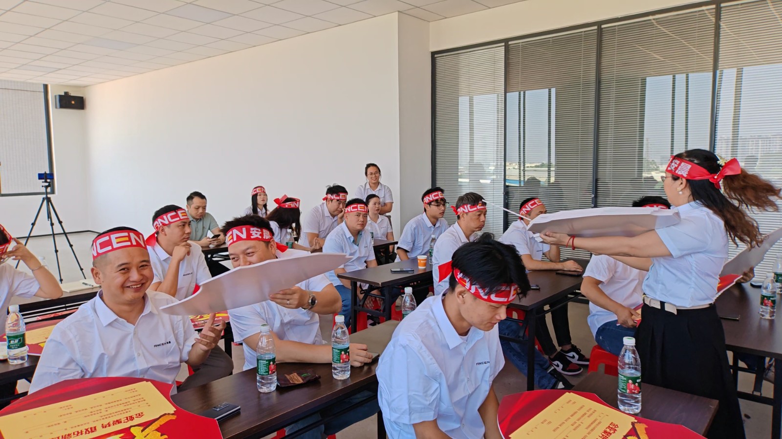 安晨集團2025戰略誓師：金蛇聚勢，敢拓新域，啟航門窗新紀元