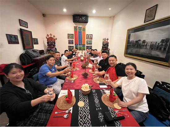 安晨無縫焊接系統(tǒng)門窗：跟隨商會考察團，探索東南亞市場